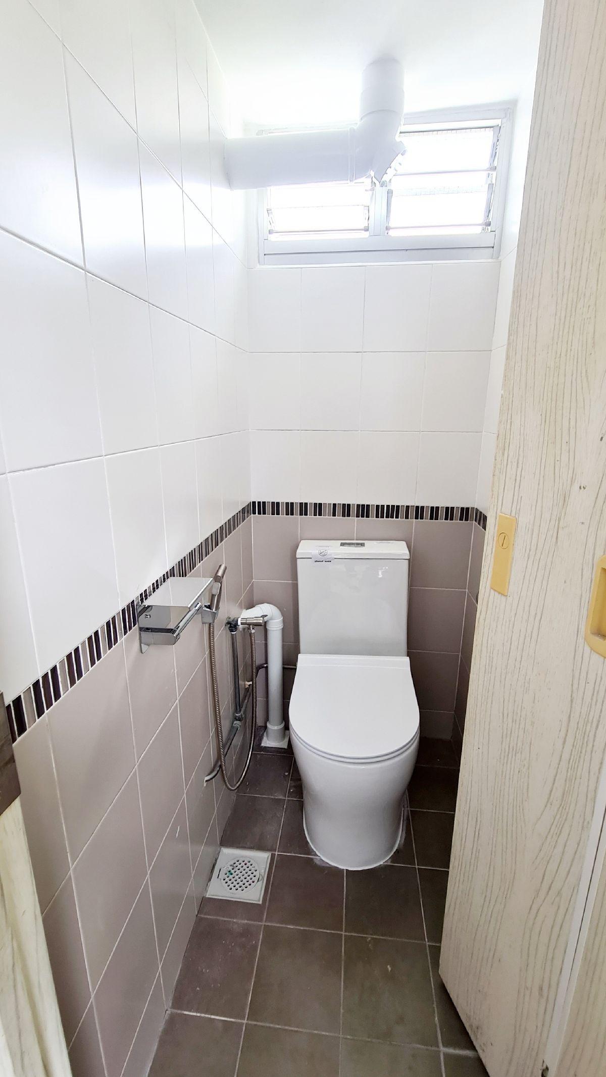 75 Marine Drive HDB Apartment For Rent, $3,580, 3 Bed 1 Bath 882 sqft $4.06 psf