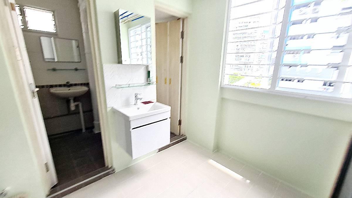 75 Marine Drive HDB Apartment For Rent, $3,580, 3 Bed 1 Bath 882 sqft $4.06 psf
