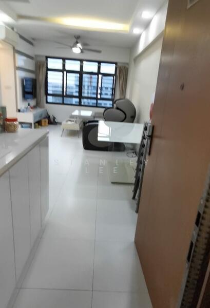 Prop-GPT: HDB Flat: D22 Boon Lay 180B Boon Lay Drive