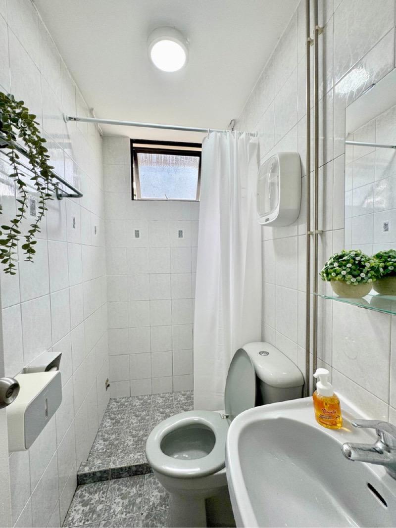 BASSEIN COURT Apartment Room Rental, $1,499, 1 Bed 1 Bath 180 sqft $8.33 psf