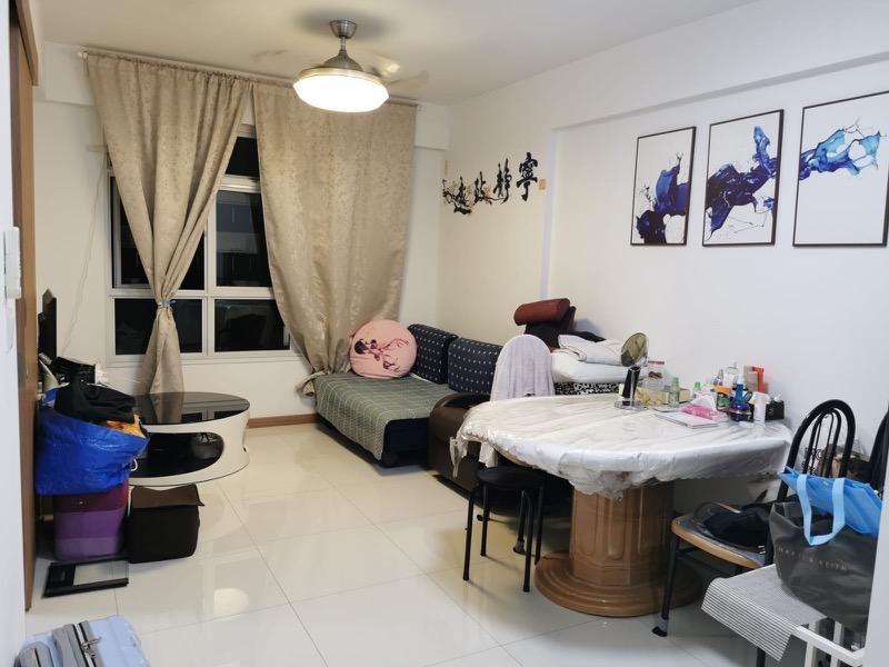 439A Bukit Batok West Avenue 8 HDB Apartment For Rent, $2,699, 2 Bed 1 Bath 5,435 sqft $0.50 psf