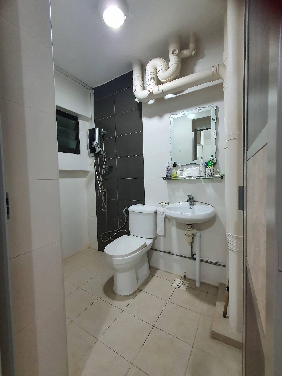 501 Jelapang Road HDB Apartment Room Rental, $800, 1 Bed 2 Bath 1,109 sqft $0.72 psf