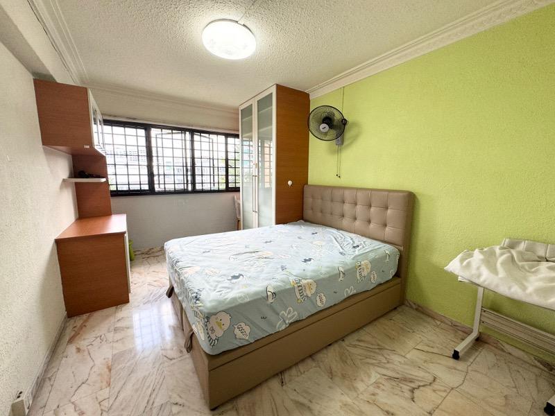 Prop-GPT: HDB Apartment: D19 Serangoon 114 Serangoon North Avenue 1