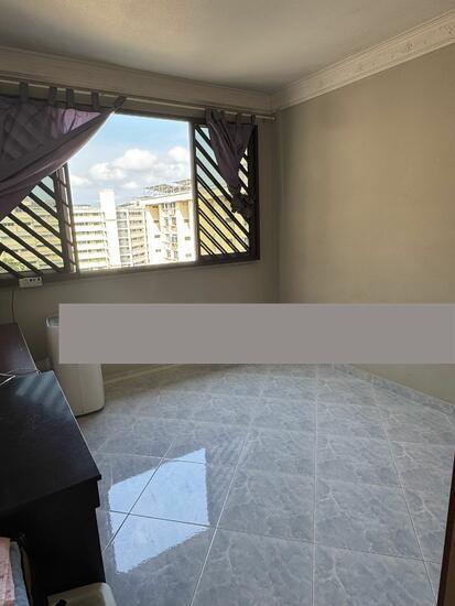 Prop-GPT: HDB Apartment: D18 Simei 141 Simei Street 2