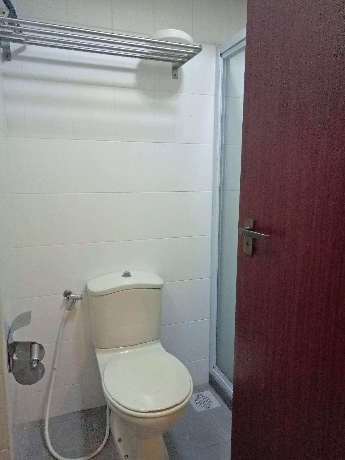 18A Holland Drive HDB Apartment For Rent, $3,750, 2 Bed 2 Bath 721 sqft $5.20 psf