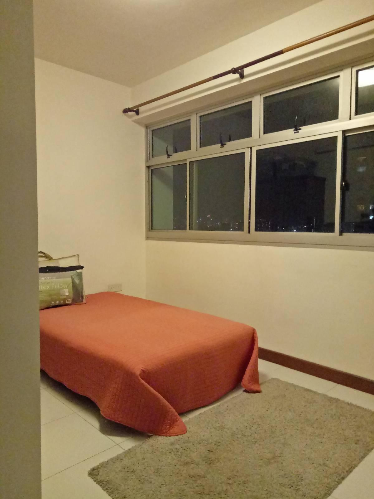 18A Holland Drive HDB Apartment For Rent, $3,750, 2 Bed 2 Bath 721 sqft $5.20 psf