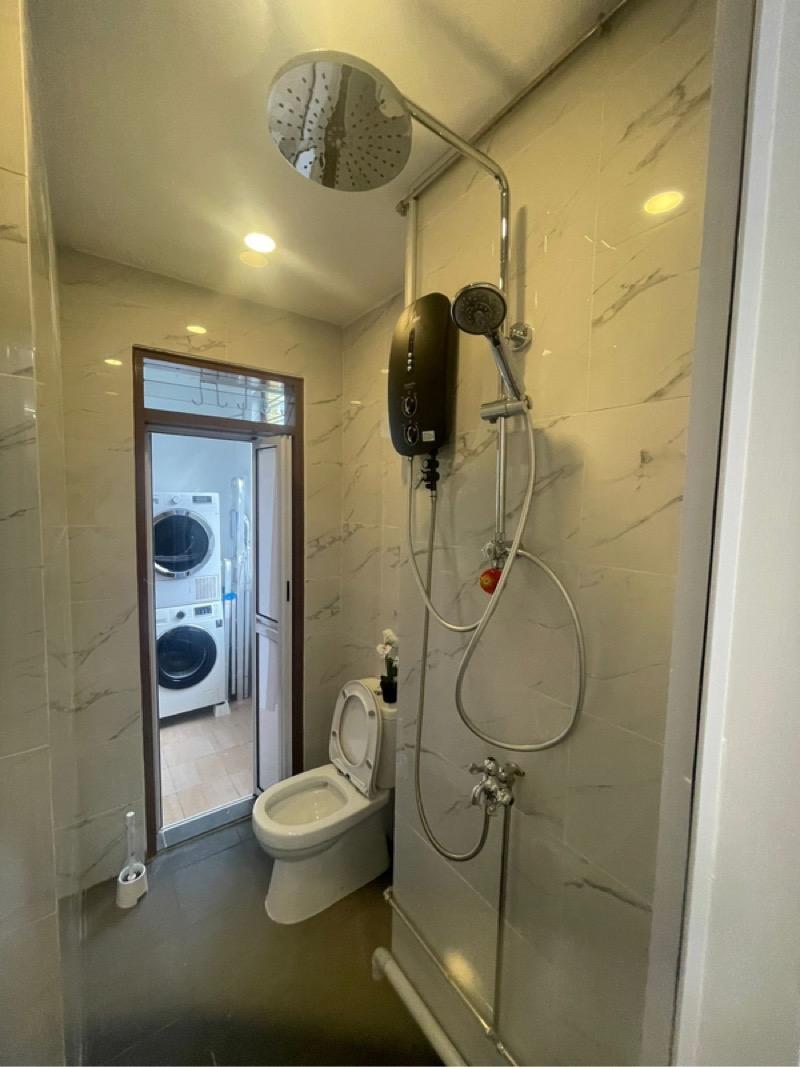 Kew Residencia Town House Room Rental, $2,368, 1 Bed 1 Bath 620 sqft $3.95 psf