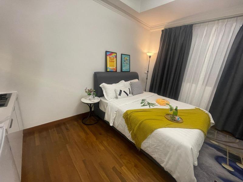 Kew Residencia Town House Room Rental, $1,986, 1 Bed 1 Bath 610 sqft $3.26 psf