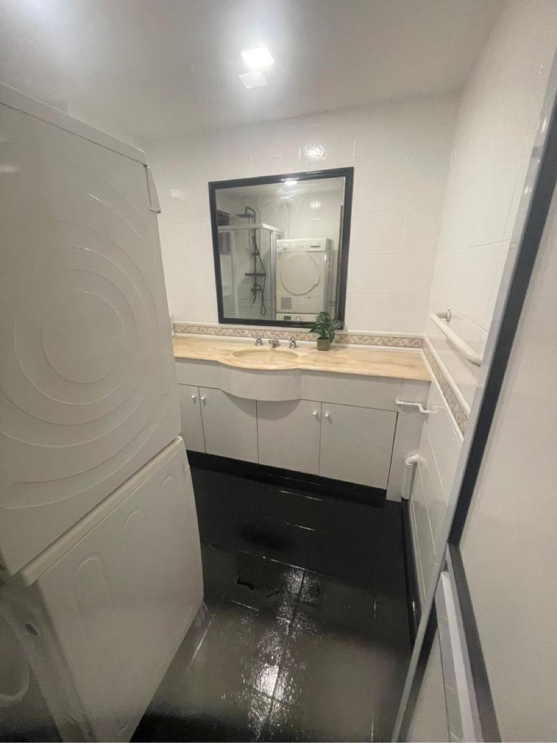 Kew Residencia Town House Room Rental, $1,986, 1 Bed 1 Bath 610 sqft $3.26 psf