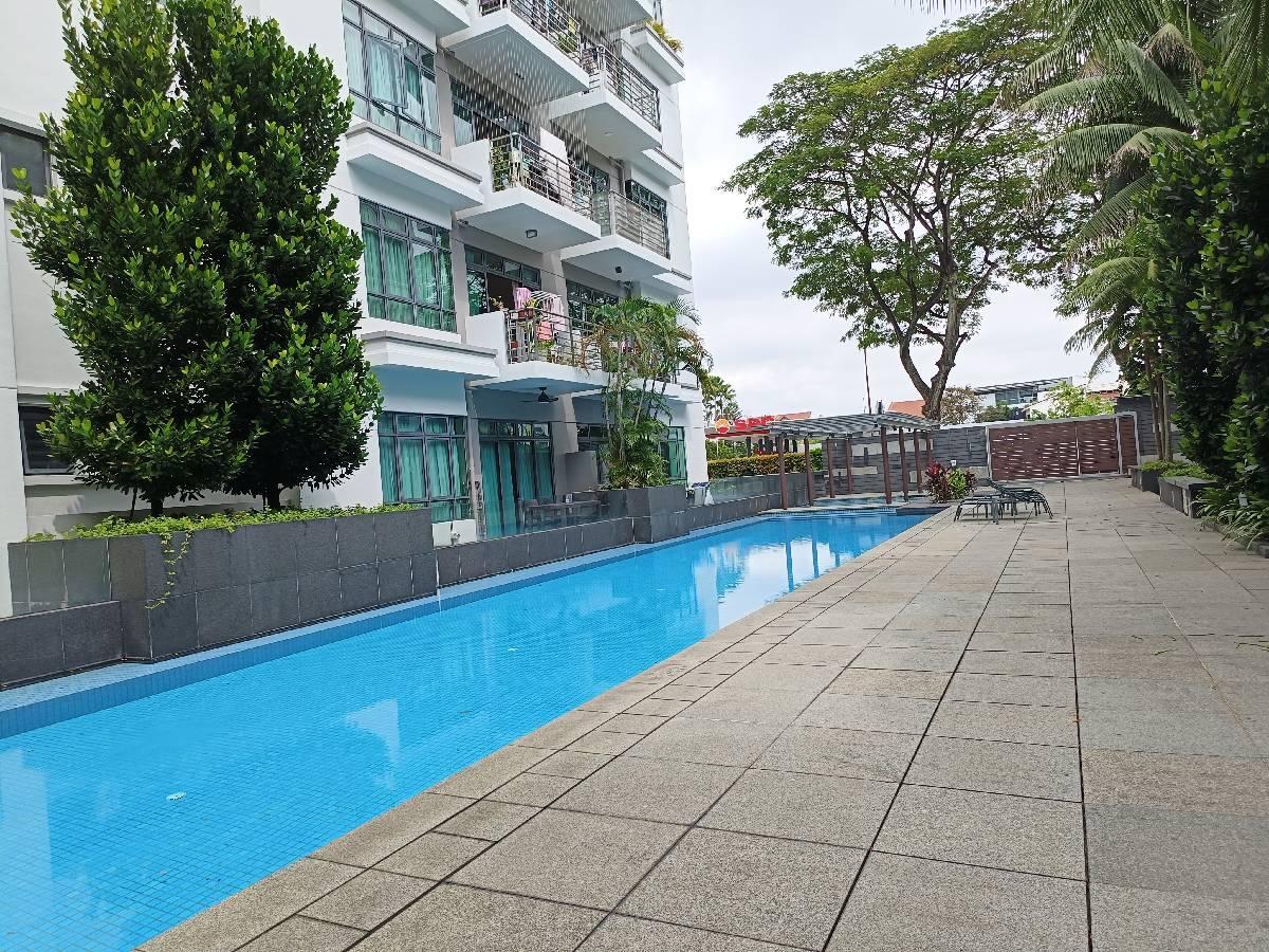 Prop-GPT: Condominium: D15  East Palm