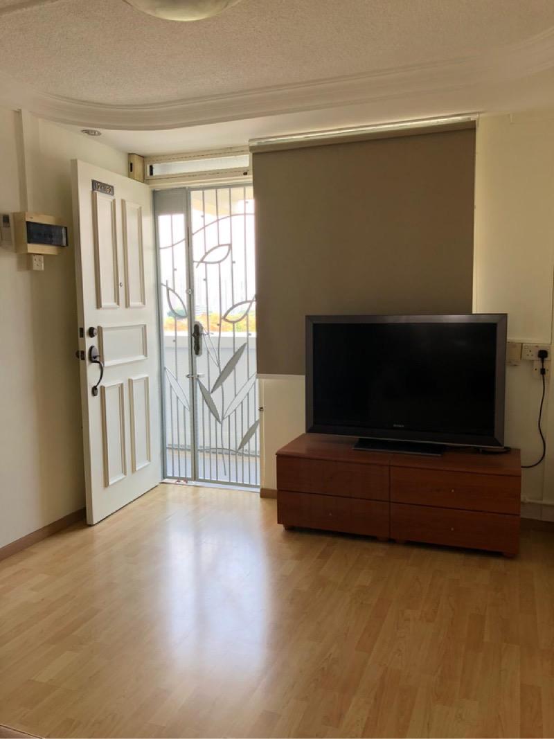 6 Ghim Moh Road HDB Apartment For Rent, $3,600, 2 Bed 2 Bath 645 sqft $5.58 psf