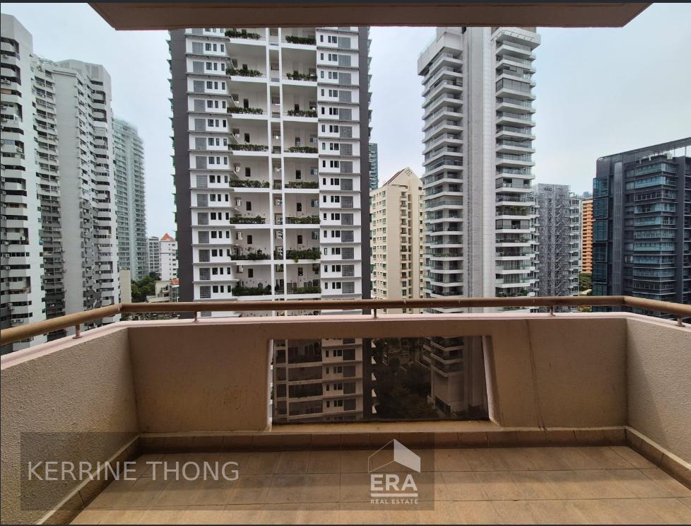 Prime Location! Short Walk to Mrt, Shopping Mall.