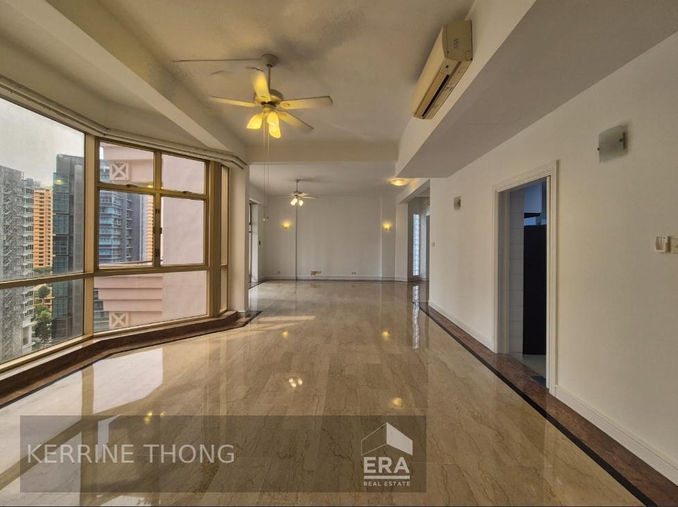 Prime Location! Short Walk to Mrt, Shopping Mall.