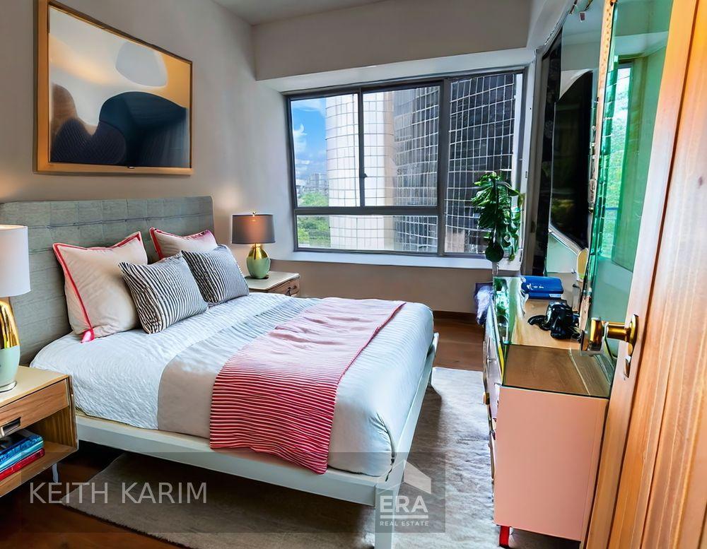 Spacious Layout With Private Lift Lobby Surrounded by Great Views