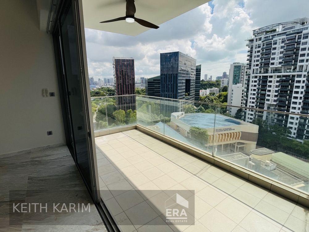 Spacious Layout With Private Lift Lobby Surrounded by Great Views