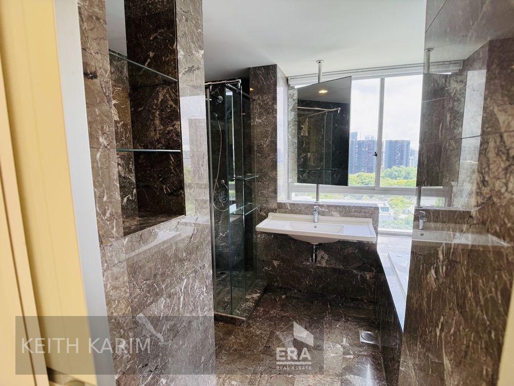 Spacious Layout With Private Lift Lobby Surrounded by Great Views