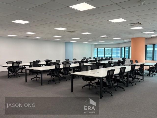 Fitted Corner Office Unit in Heart of Cbd