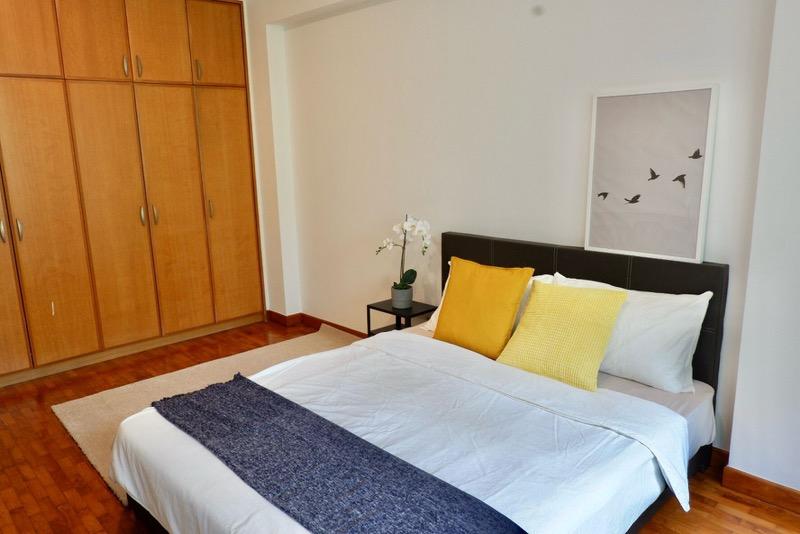 Emerald Garden Condominium Room Rental, $1,599, 1 Bed 2 Bath 200 sqft $8.00 psf