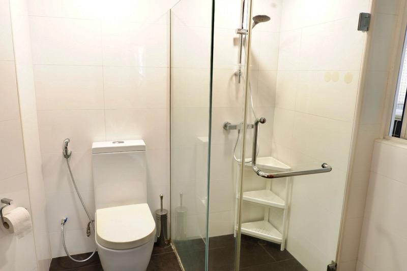 Emerald Garden Condominium Room Rental, $1,599, 1 Bed 2 Bath 200 sqft $8.00 psf