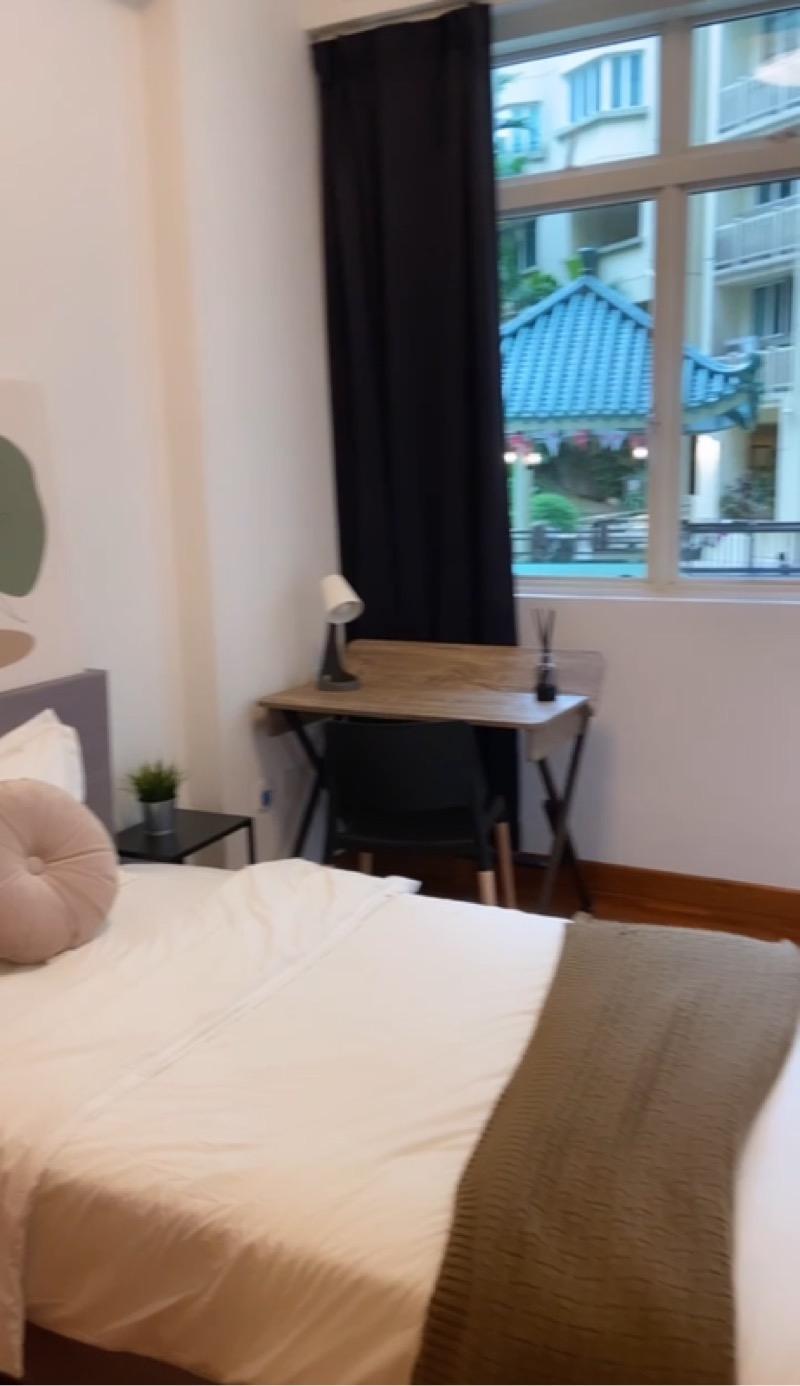 Emerald Garden Condominium Room Rental, $1,599, 1 Bed 2 Bath 200 sqft $8.00 psf