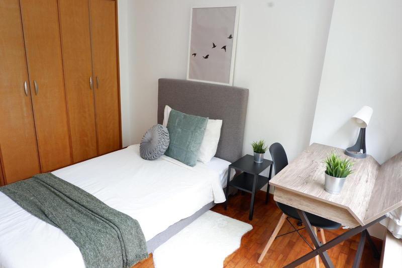 Emerald Garden Condominium Room Rental, $1,599, 1 Bed 2 Bath 200 sqft $8.00 psf