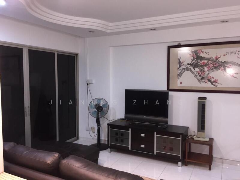 Prop-GPT: HDB Flat: D25 Woodlands 367 Woodlands Avenue 5