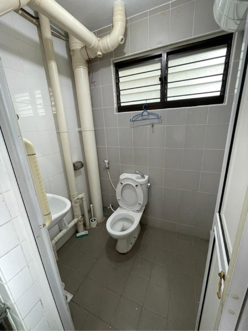 252 Yishun Ring Road HDB Apartment Room Rental, $800, 1 Bed 2 Bath 957 sqft $0.84 psf
