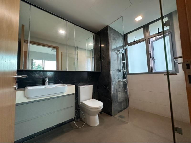 The Glades Condominium Room Rental, $2,300, 1 Bed 2 Bath 150 sqft $15.33 psf