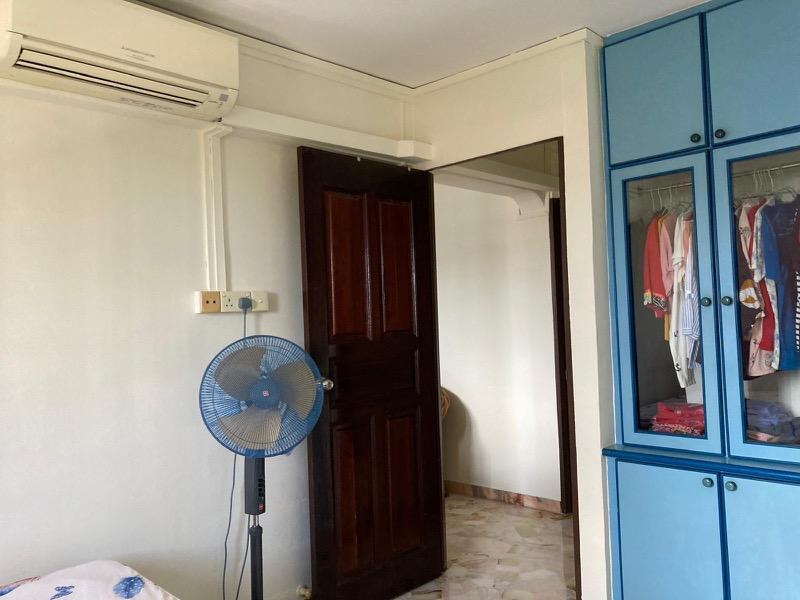 229 Serangoon Avenue 4 HDB Apartment Room Rental, $950, 1 Bed 2 Bath 979 sqft $0.97 psf
