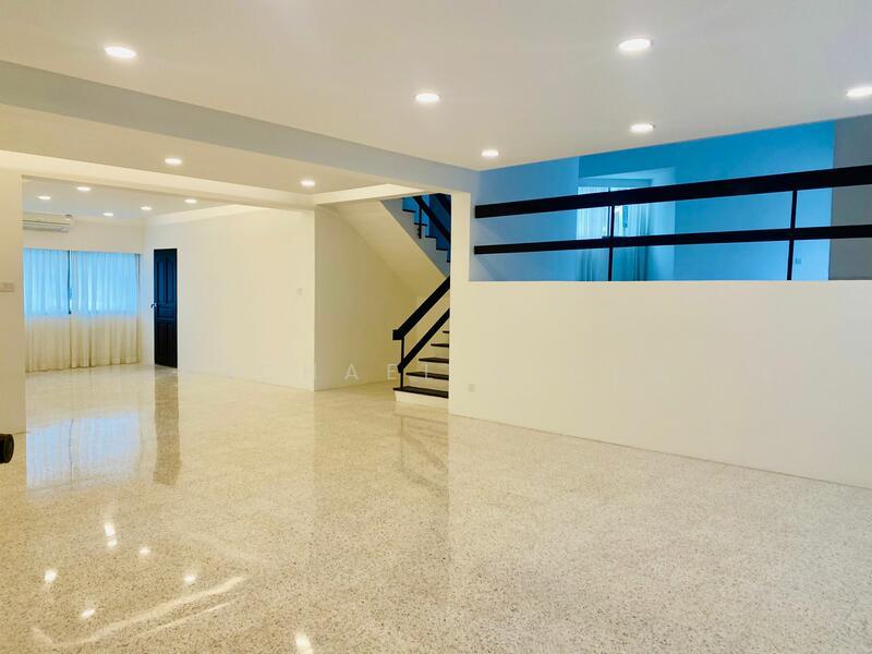 Prop-GPT: Condominium: D09  Grange Heights