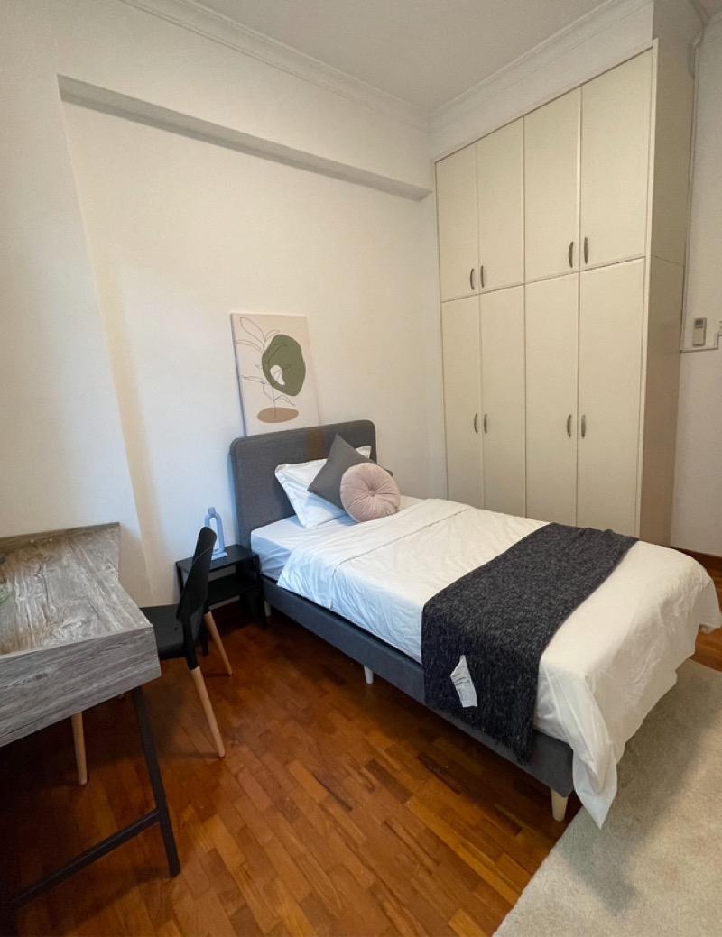 Emerald Garden Condominium Room Rental, $1,649, 1 Bed 2 Bath 200 sqft $8.25 psf