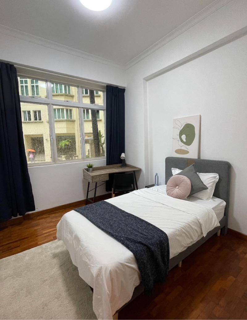 Emerald Garden Condominium Room Rental, $1,649, 1 Bed 2 Bath 200 sqft $8.25 psf