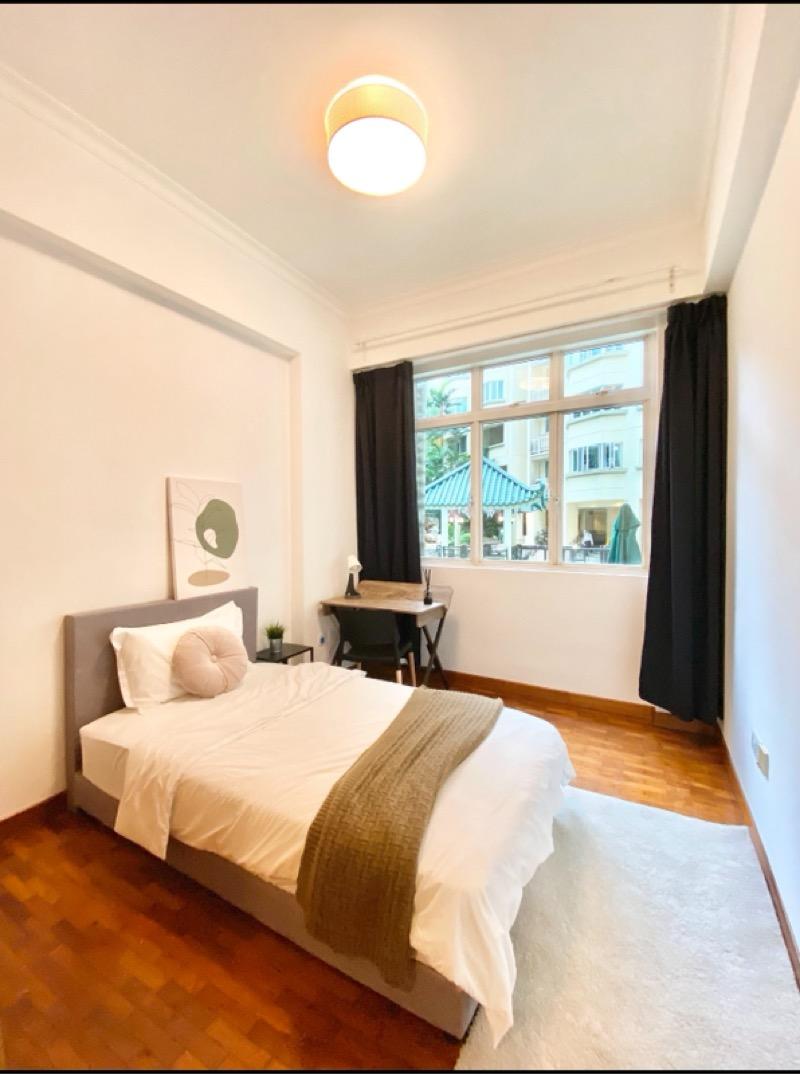 Emerald Garden Condominium Room Rental, $1,649, 1 Bed 2 Bath 200 sqft $8.25 psf