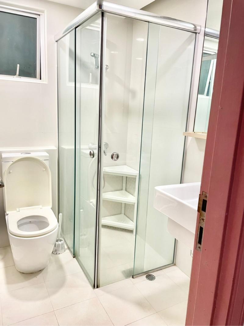 Emerald Garden Condominium Room Rental, $1,649, 1 Bed 2 Bath 200 sqft $8.25 psf