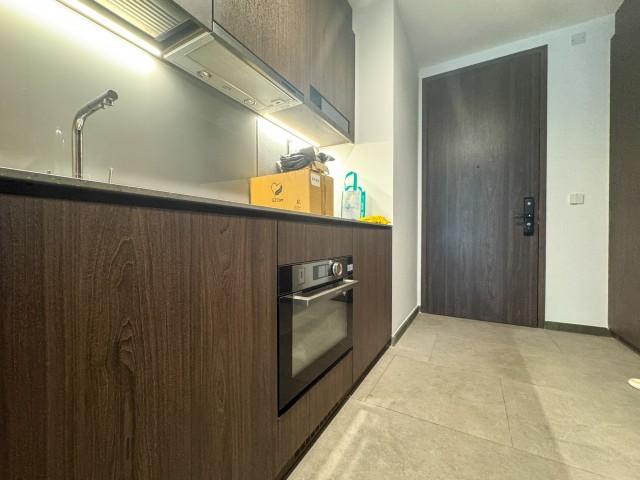 Midtown Modern Condominium For Rent, $5,700, 2 Bed 1 Bath 635 sqft $8.98 psf