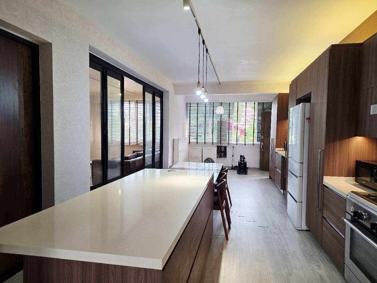 Prop-GPT: HDB Apartment: D12 Toa Payoh 243 Kim Keat Link