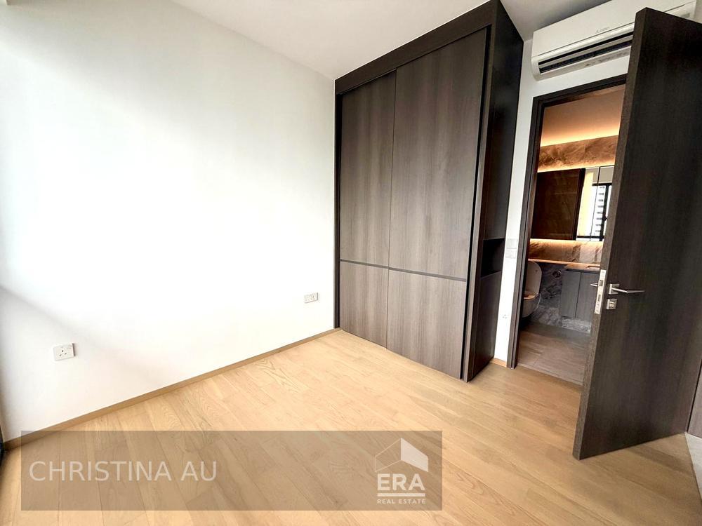 Just Top Brand New! Shop Right Downstairs