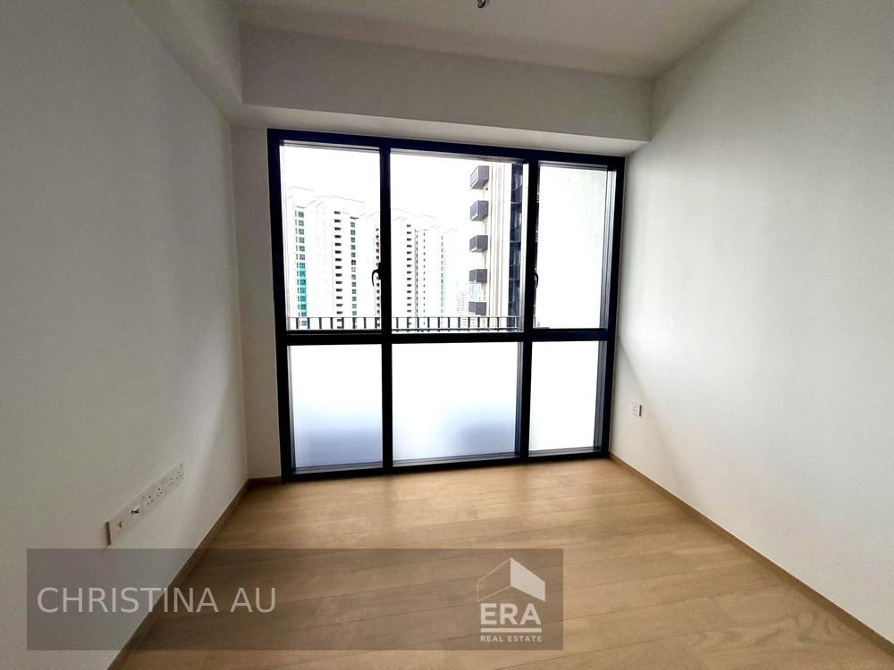 Just Top Brand New! Shop Right Downstairs