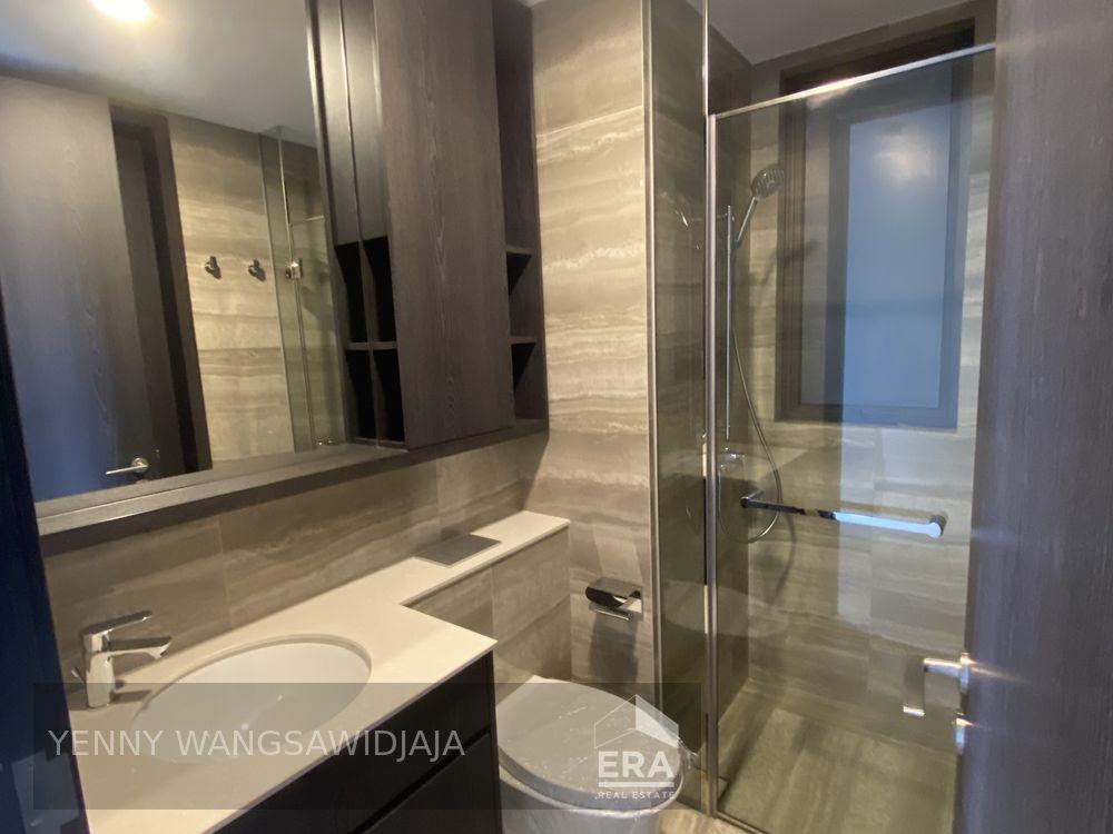 Brand New Unit! Private Lift