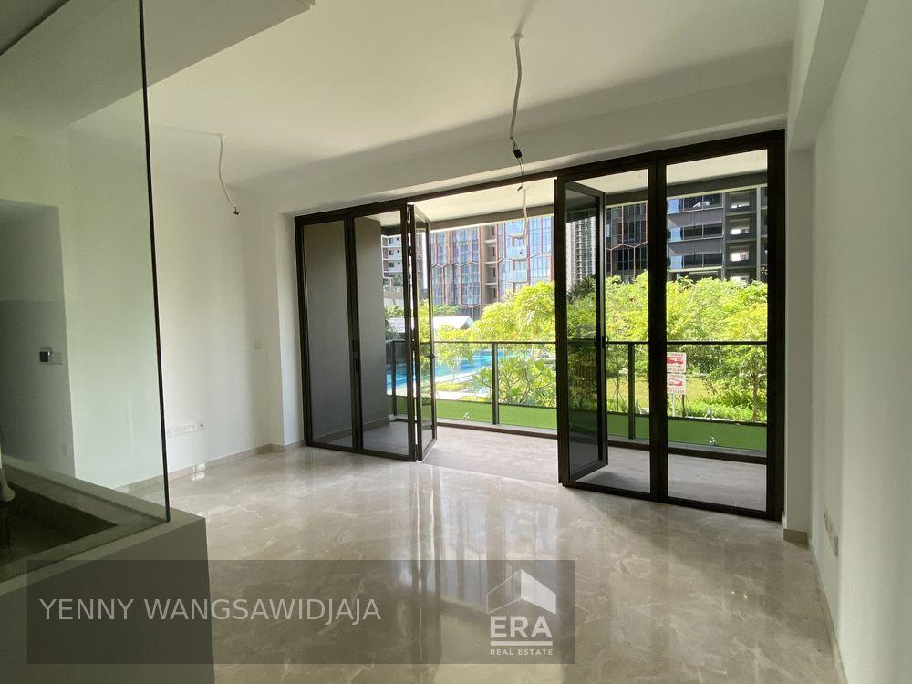 Brand New Unit! Private Lift