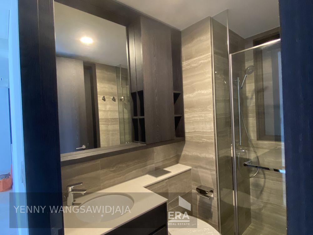 Brand New Unit! Private Lift