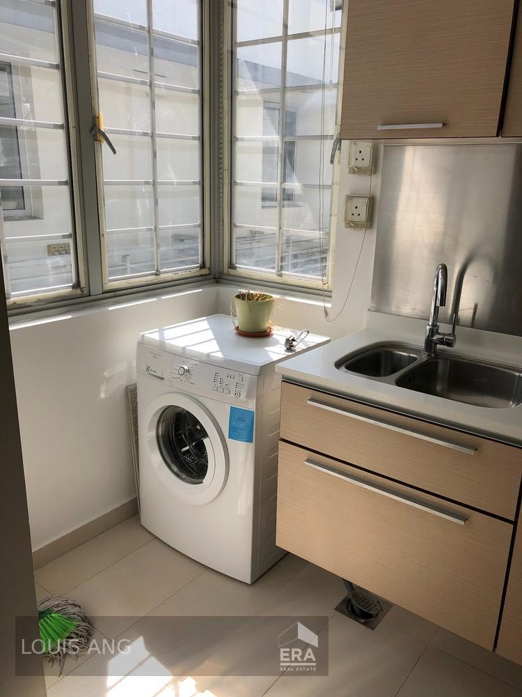 Large One Bedroom Next to Plaza Singapura Plaza Dhoby Ghaut Mrt