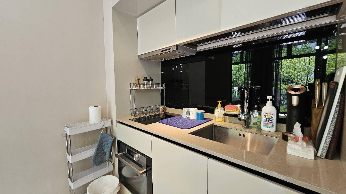 38 Jervois Condominium For Rent, $5,200, 3 Bed 3 Bath 818 sqft $6.36 psf