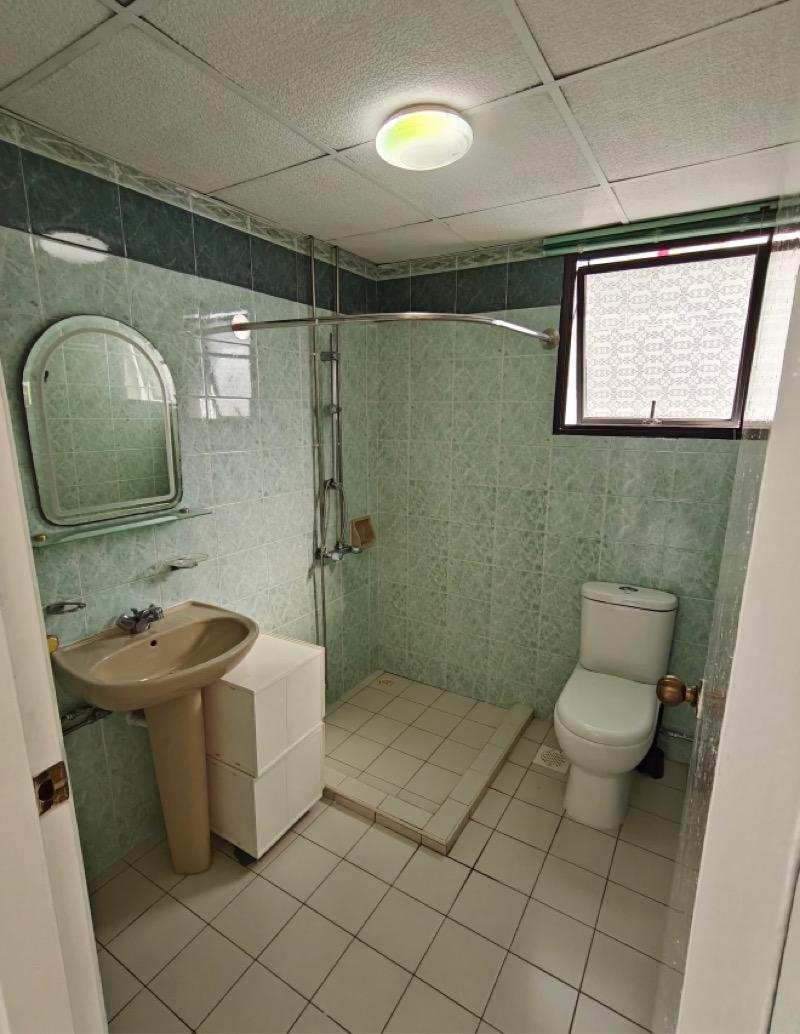 Central Green Condominium Room Rental, $1,749, 1 Bed 1 Bath 180 sqft $9.72 psf