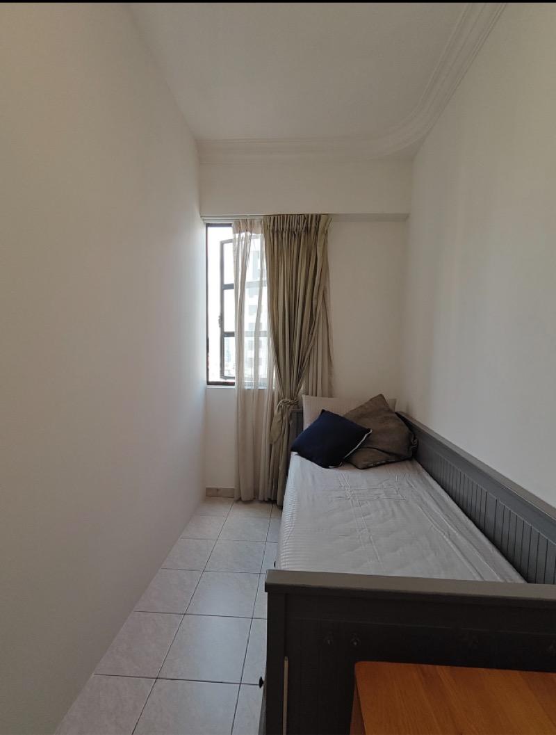 Central Green Condominium Room Rental, $1,449, 1 Bed 1 Bath 160 sqft $9.06 psf