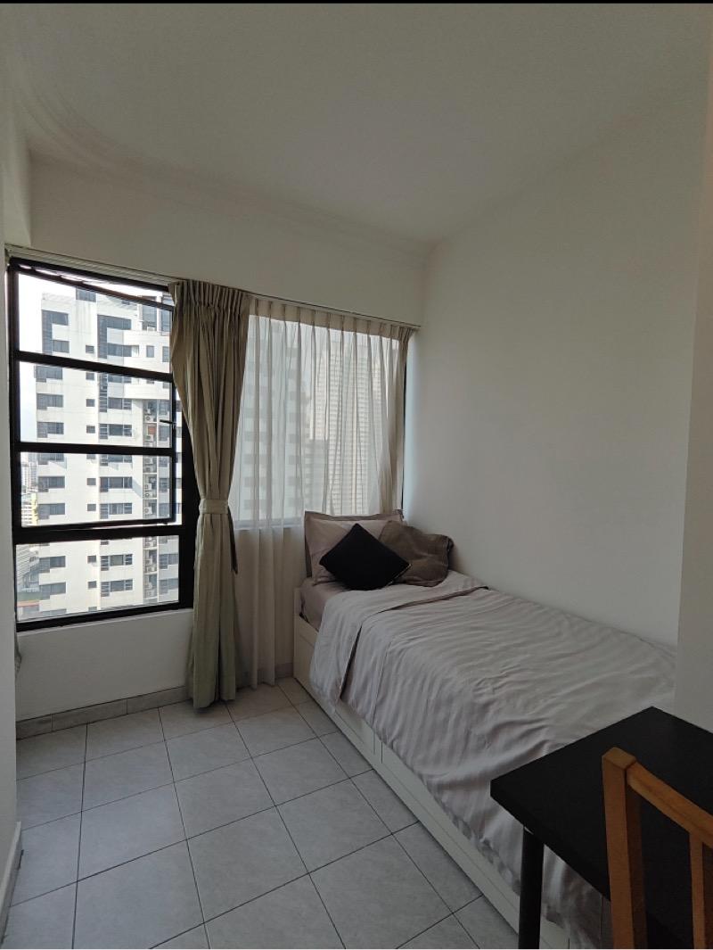 Central Green Condominium Room Rental, $1,449, 1 Bed 1 Bath 160 sqft $9.06 psf