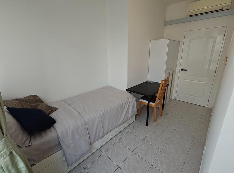 Central Green Condominium Room Rental, $1,449, 1 Bed 1 Bath 160 sqft $9.06 psf