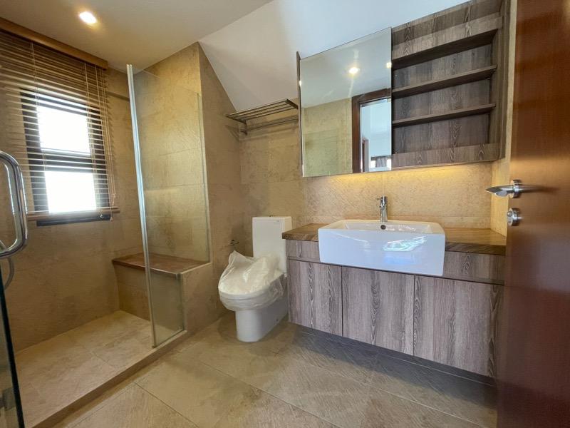 Eleven @ Holland Cluster House For Rent, $9,888, 5 Bed 5 Bath 3,735 sqft $2.65 psf