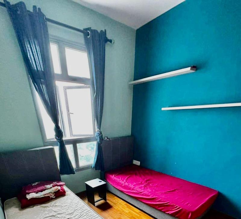 32 Margaret Drive HDB Apartment For Rent, $3,390, 2 Bed 2 Bath 667 sqft $5.08 psf