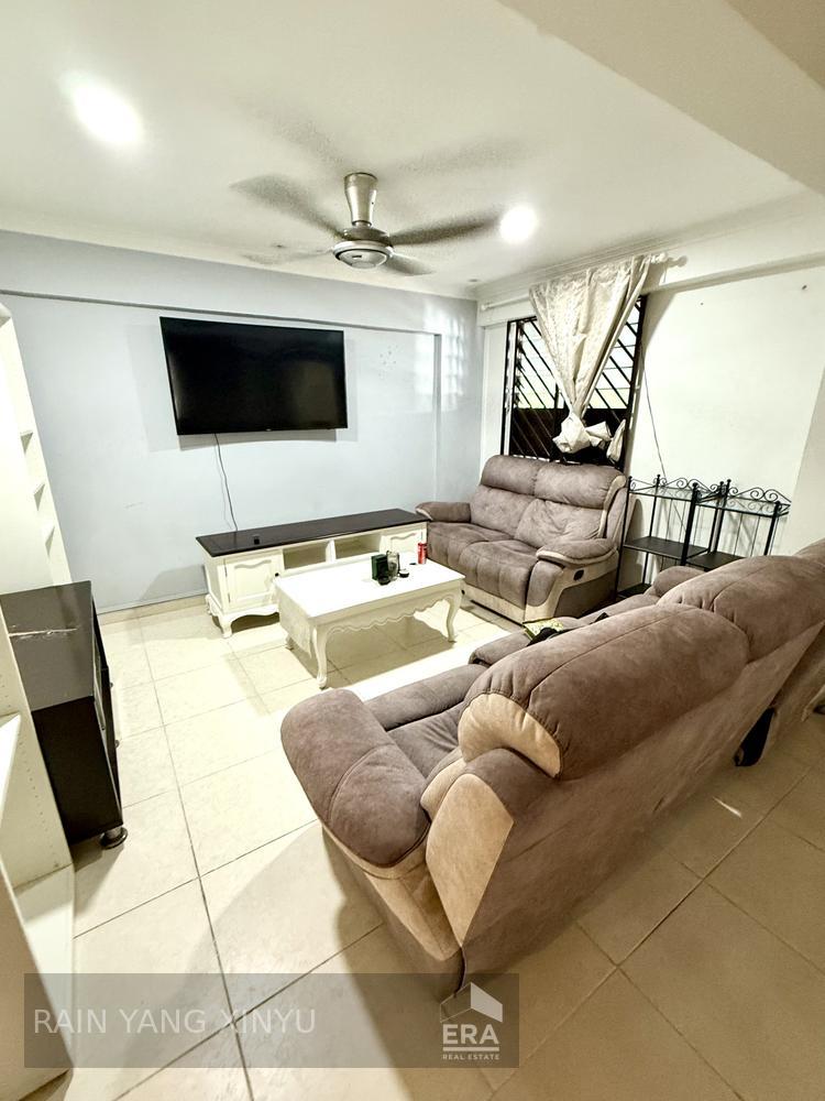 302 Jurong East Street 32: D22 Jurong HDB - 4 room | Prop-GPT the AI-Powered Property Guru